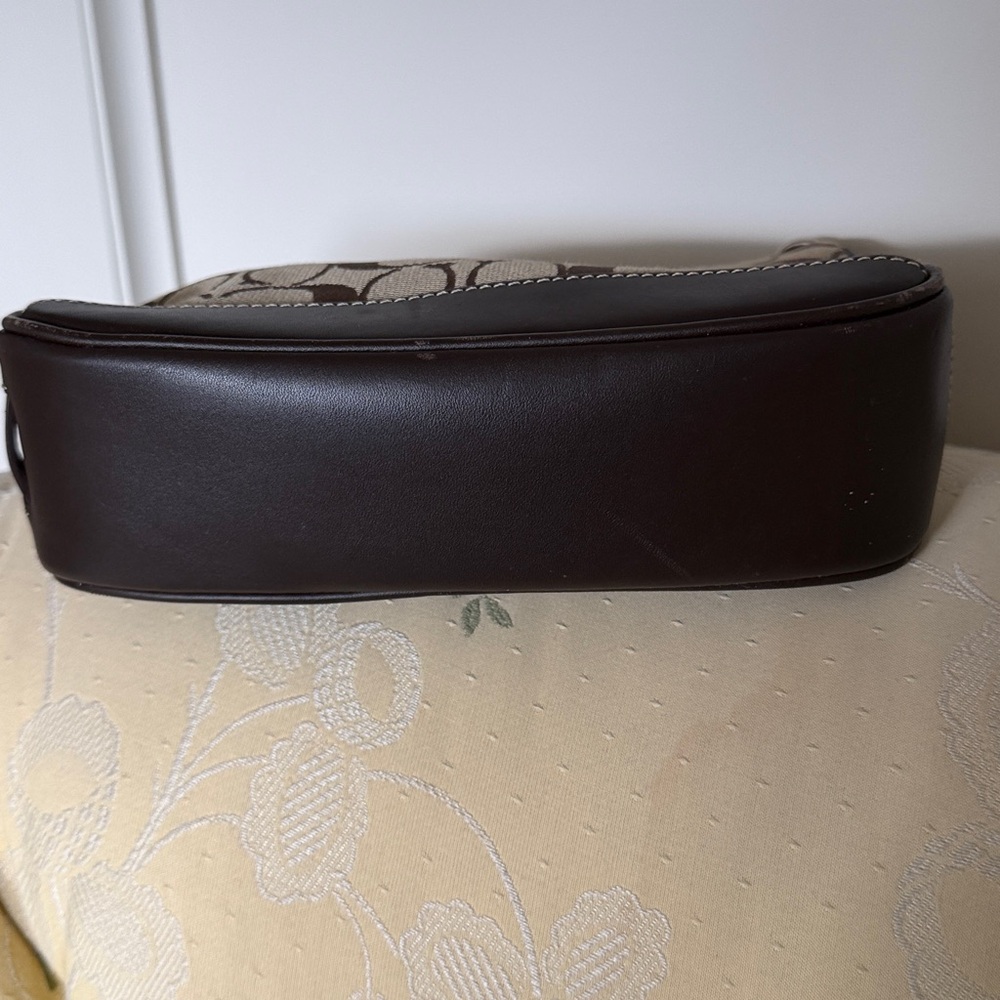 COACH CLASSIC SMALL SHOULDER BAG - Picture 7 of 9